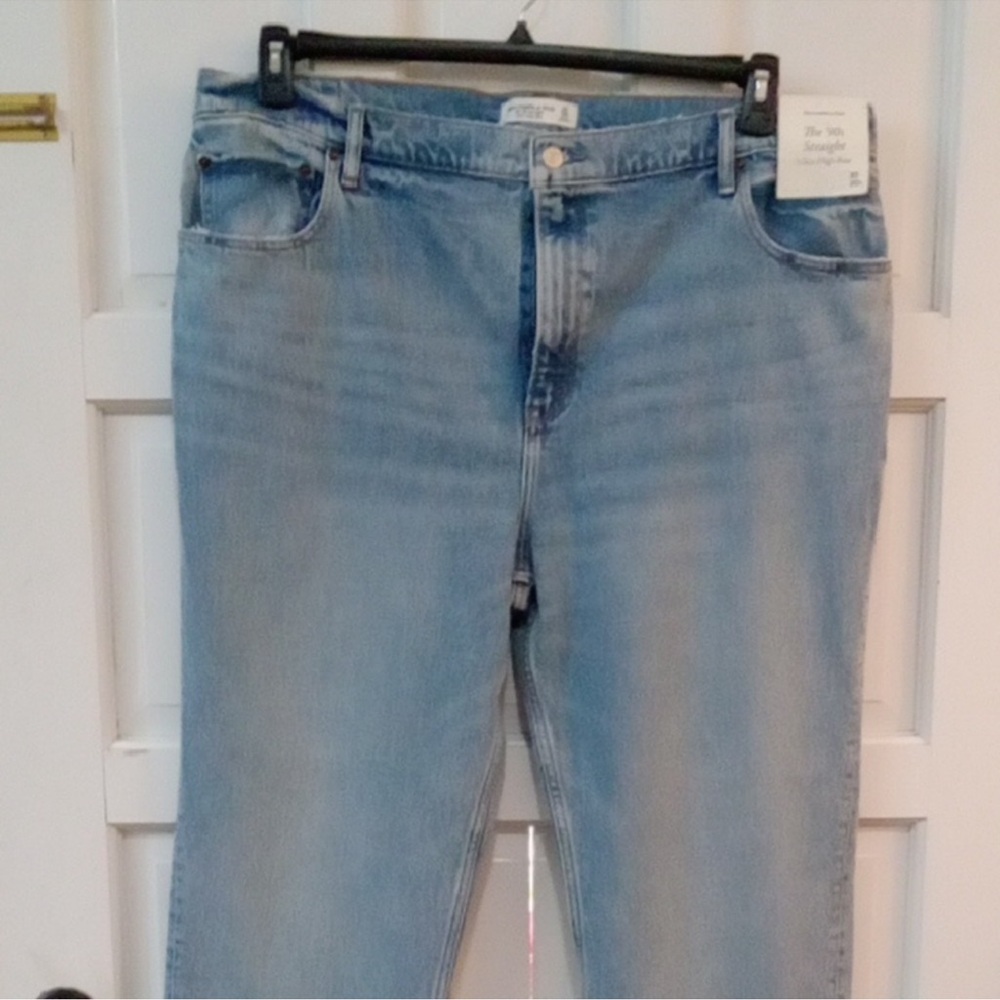 Abercrombie & Fitch Women's Ultra High Rise 90s Straight Jeans